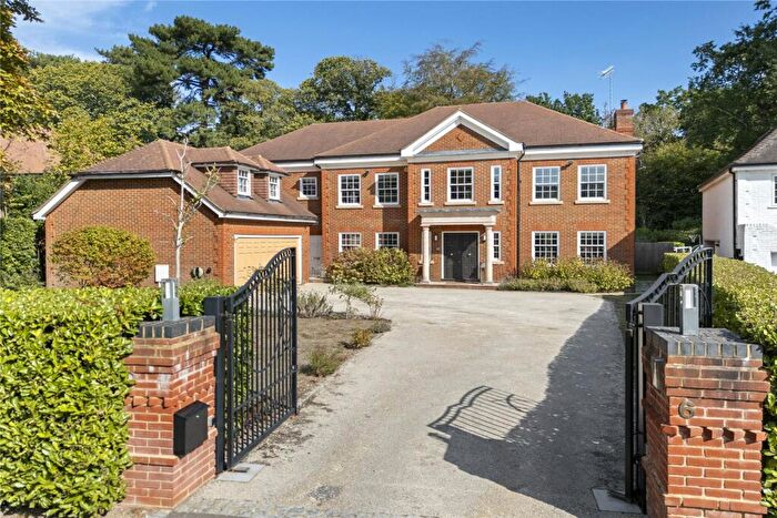 5 Bedroom Detached House For Sale In Woodside Road, Cobham, KT11