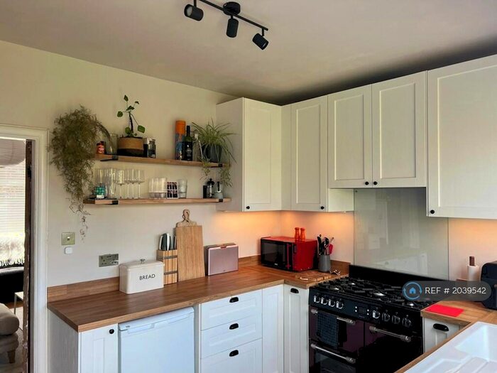 3 Bedroom Semi-Detached House To Rent In Chesterfield Avenue, Long Eaton, Nottingham, NG10