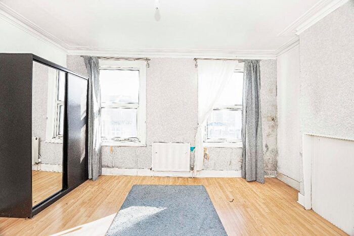 3 Bedroom End Of Terrace House To Rent In Sutton Road, Chadwell Heath, IG11