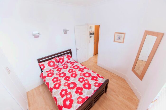 1 Bedroom Flat To Rent In White Horse Street, Mayfair, W1J