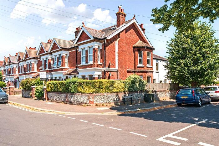 2 Bedroom Flat To Rent In Westcourt Road, Worthing, West Sussex, BN14