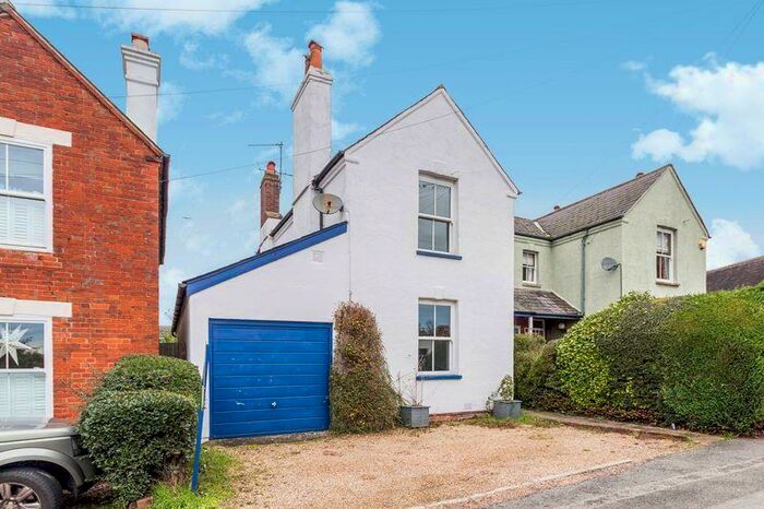 2 Bedroom Terraced House To Rent In Mount Pleasant, Wokingham, RG41