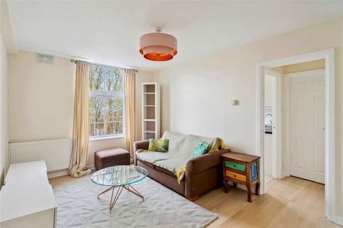 1 Bedroom Flat To Rent In Telford Court, Streatham Hill, London, SW2