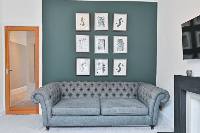 2 Bedroom Flat To Rent In Crawford Place, Marylebone, London, W1H