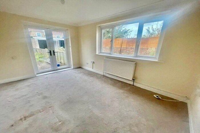 2 Bedroom Flat To Rent In Alver Road, Gosport, PO12