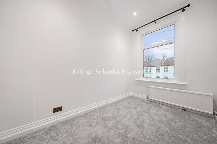 2 Bedroom Apartment To Rent In Arngask Road London, SE6