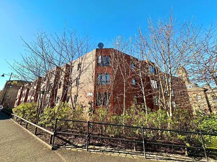 2 Bedroom Flat To Rent In New City Rd, Cowcaddens, Glasgow, G4