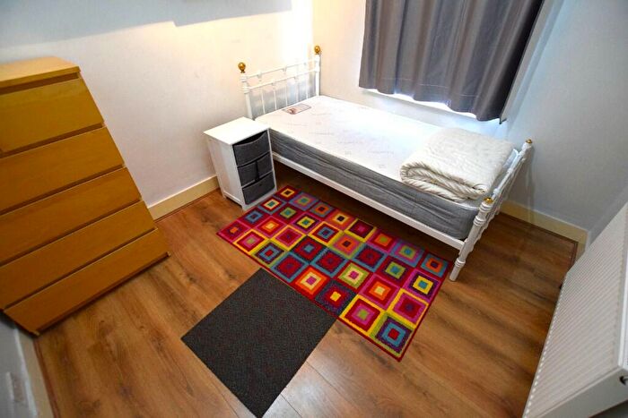 1 Bedroom House Of Multiple Occupation To Rent In Wilmington Gardens, Barking, London, IG11