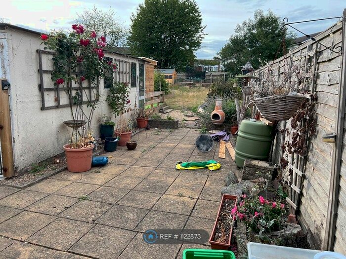 2 Bedroom Semi-Detached House To Rent In Amersham Road, High Wycombe, HP13