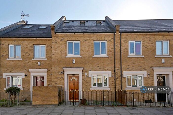 6 Bedroom Terraced House To Rent In Oban Street, London, E14