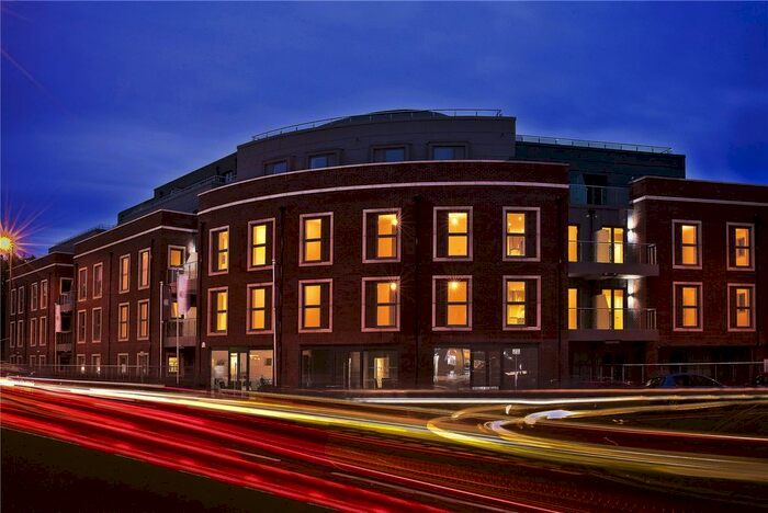 1 Bedroom Flat To Rent In Landmark Court, Queens Road, Weybridge, Surrey, KT13