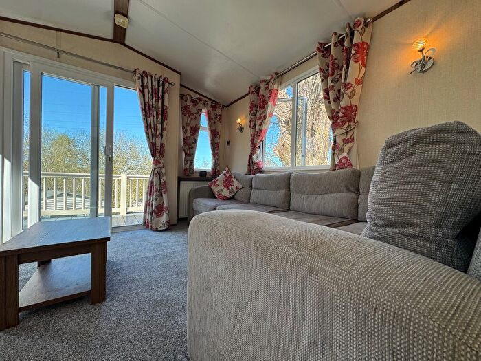 2 Bedroom Mobile/park Home For Sale In Pevensey Bay Holiday Park, Eastbourne Rd Pevensey, BN24