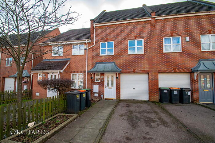 3 Bedroom Town House To Rent In Haynes Road, Bedford, MK42