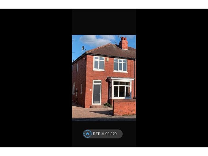 3 Bedroom Semi-detached House To Rent In Grovehill Road, Doncaster, DN2