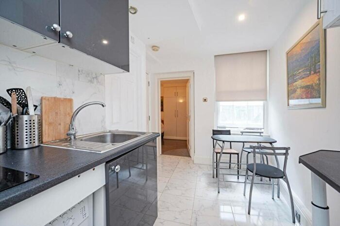 Apartment To Rent In Bishopsgate, London, EC2M