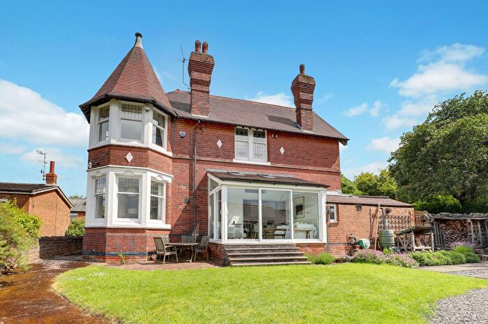 3 Bedroom Semi-Detached House For Sale In Morley Avenue, Nottingham, NG3