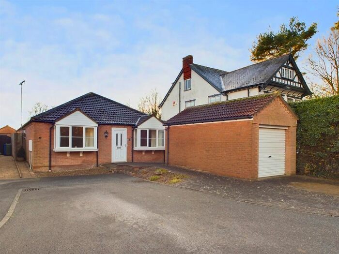 3 Bedroom Detached Bungalow For Sale In Mill Close, Driffield, YO25