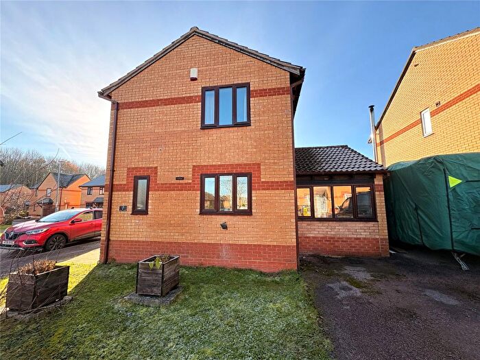 3 Bedroom Detached House For Sale In Heron Close, Woodford Halse, Northamptonshire, NN11