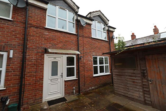 2 Bedroom End Of Terrace House To Rent In Cross Street, Macclesfield, SK11