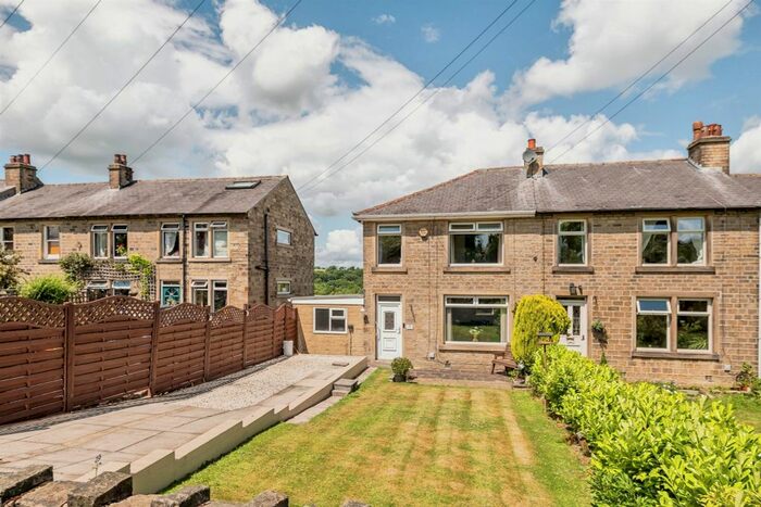 3 Bedroom End Of Terrace House For Sale In Norton Terrace, Stocksmoor, Huddersfield, HD4
