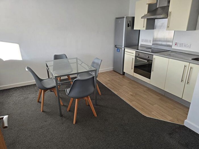 2 Bedroom Flat To Rent In Pilgrims Way, Salford, M50