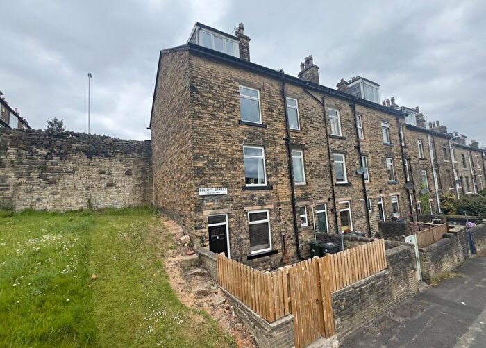 3 Bedroom Terraced House For Sale In Elliott Street, Shipley, BD18
