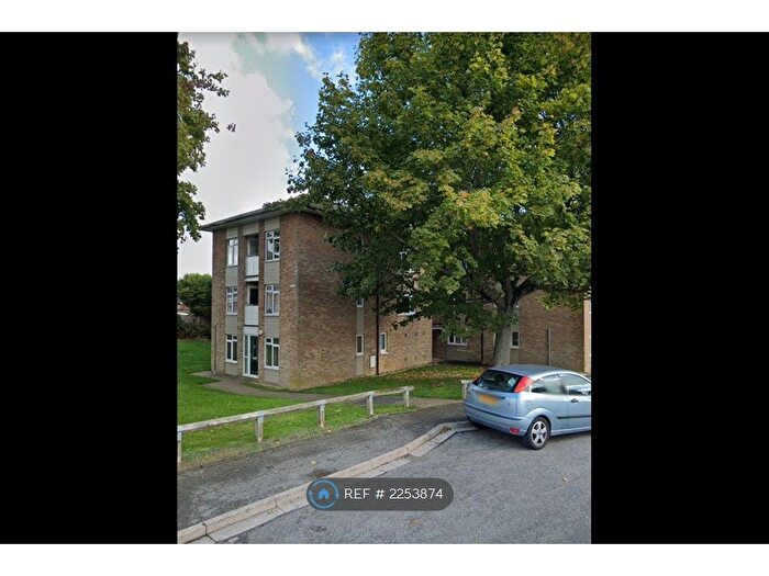 2 Bedroom Flat To Rent In St Birinus, Flackwell Heath, HP10