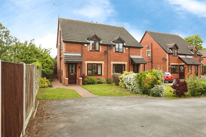 3 Bedroom Semi-Detached House For Sale In Edencroft Drive, Edenthorpe, Doncaster, DN3