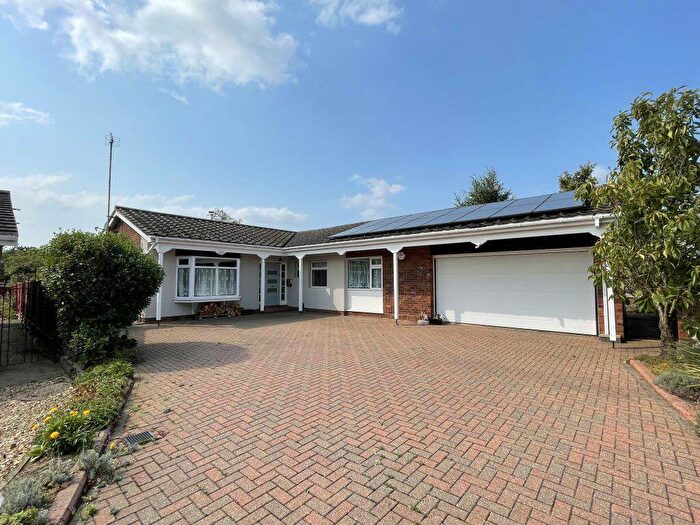 4 Bedroom Bungalow To Rent In Brownshill, Maulden, Bedfordshire, MK45