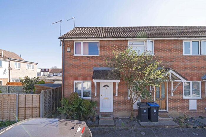 1 Bedroom House To Rent In Courtenay Mews, Woking, GU21