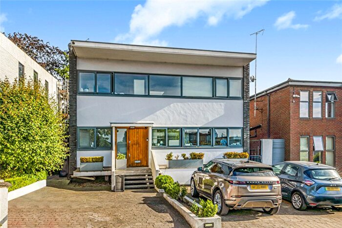 5 Bedroom Detached House For Sale In Golders Park Close, London, NW11