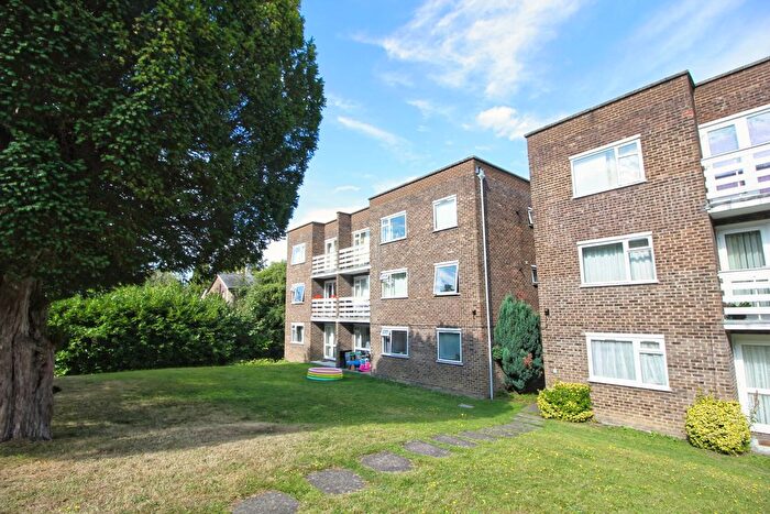 1 Bedroom Flat To Rent In Warwick Road, Redhill, RH1