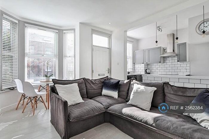 5 Bedroom Terraced House To Rent In Grimthorpe Place, Leeds, LS6