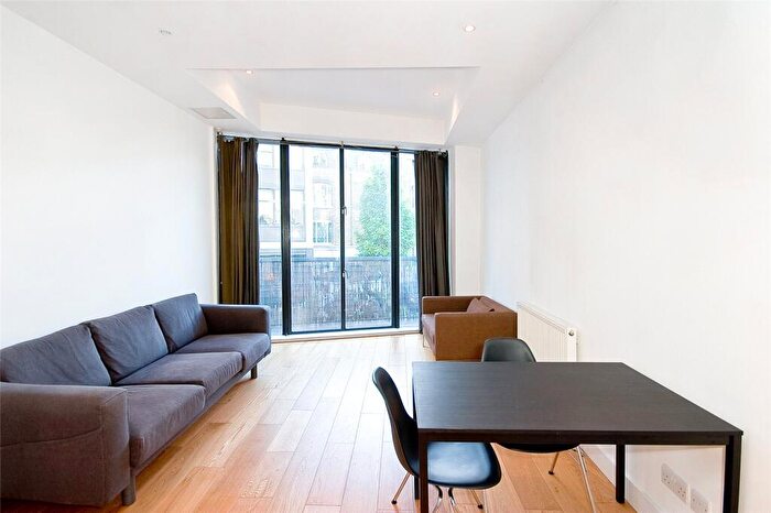 2 Bedroom Apartment To Rent In St John's Square, EC1V