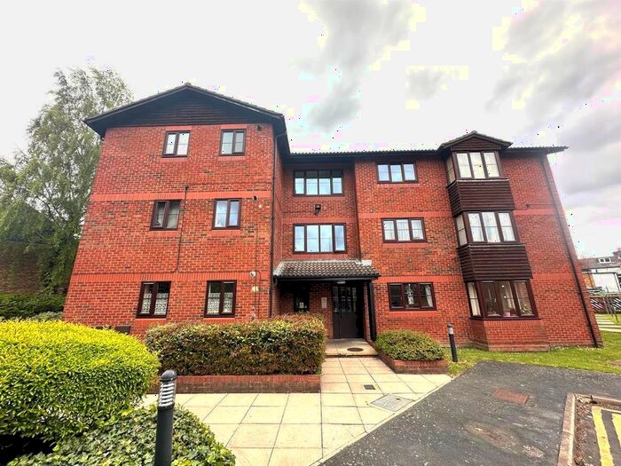 1 Bedroom Flat To Rent In West Street, Watford, WD17