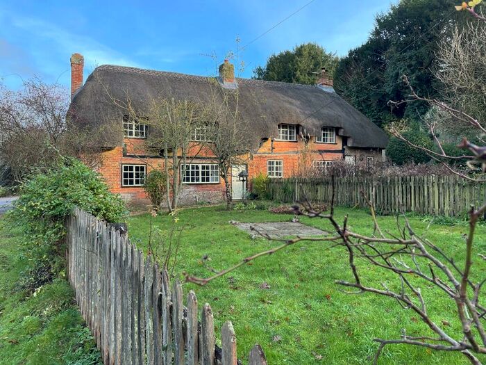 3 Bedroom Semi-Detached House To Rent In , SO24