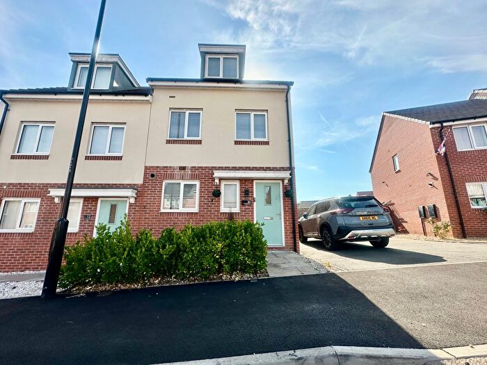 3 Bedroom Property To Rent In Miners Drive, Woodlands, Doncaster, DN6