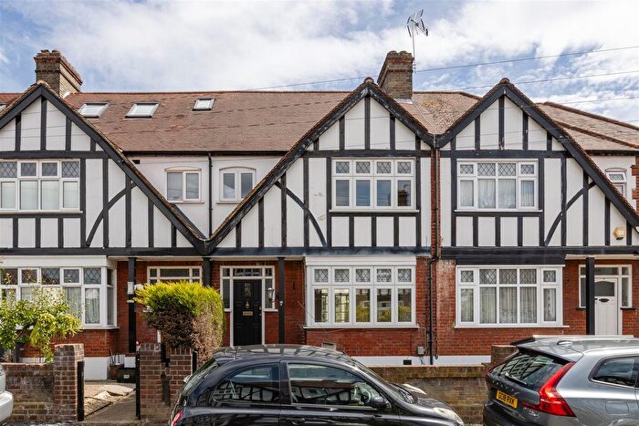 3 Bedroom Terraced House For Sale In Frinton Drive, Woodford Green, IG8