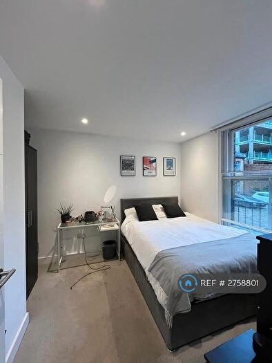 2 Bedroom Flat To Rent In Severn Court, London, E14