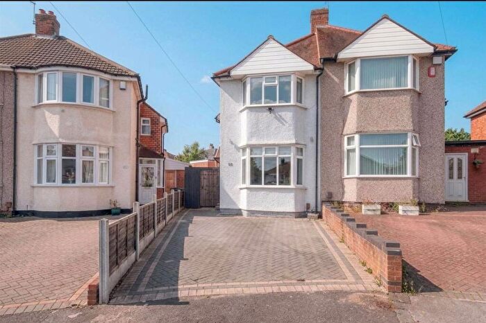 3 Bedroom Semi-Detached House For Sale In Stancroft Grove, Birmingham, B26