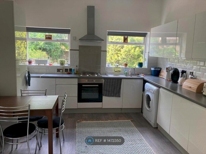 1 Bedroom Flat To Rent In Richmond Road, London, E8