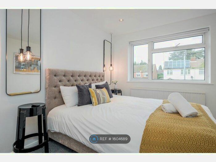 5 Bedroom Semi-Detached House To Rent In Wentworth Avenue, Ascot, SL5