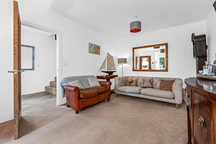 5 Bedroom Detached House For Sale In Frythe Avenue, Welwyn, AL6