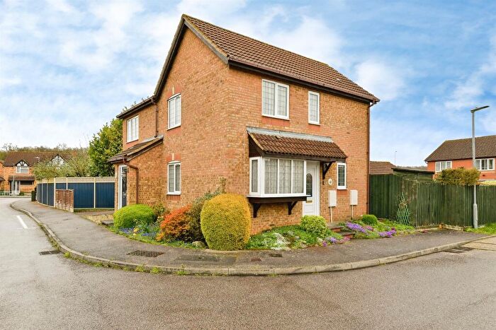 2 Bedroom Semi Detached House For Sale In Gordian Way, Stevenage, SG2