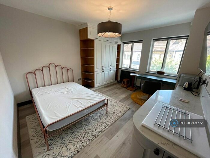 Studio To Rent In East Ham, London, E6