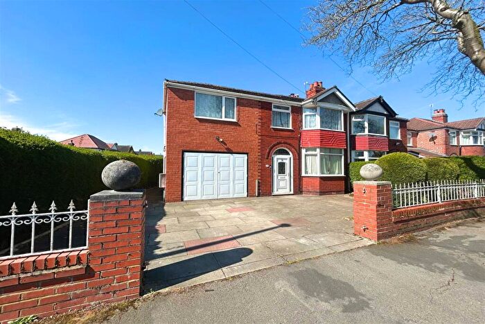 4 Bedroom Semi-Detached House For Sale In Farley Road, Sale, M33