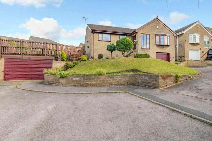 3 Bedroom Bungalow To Rent In Lord Street, Staincliffe, Dewsbury, WF13