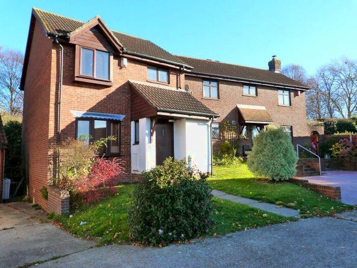 3 Bedroom Detached House To Rent In Whitecroft, Swanley, BR8