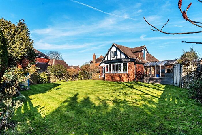 4 Bedroom Chalet For Sale In West Farm Close, Ashtead, KT21