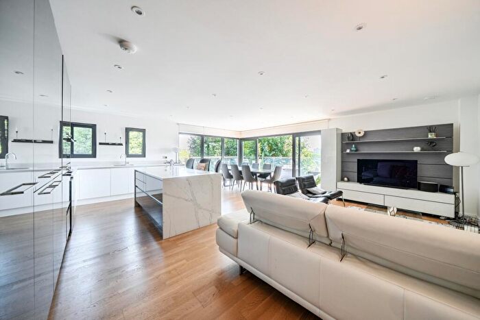 2 Bedroom Flat To Rent In Stanhope Road London, N6